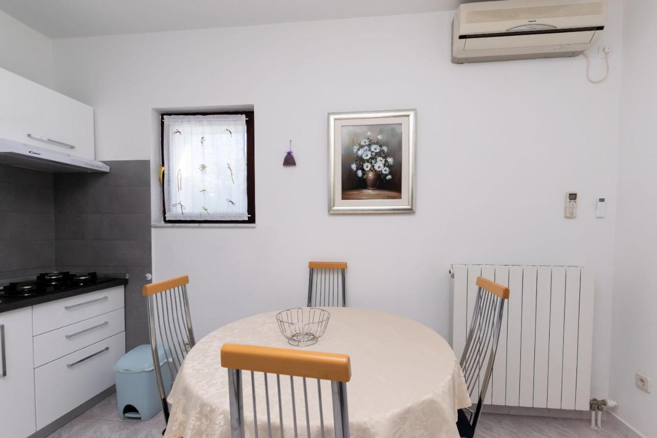 Apartments Anka Kampor Exterior photo