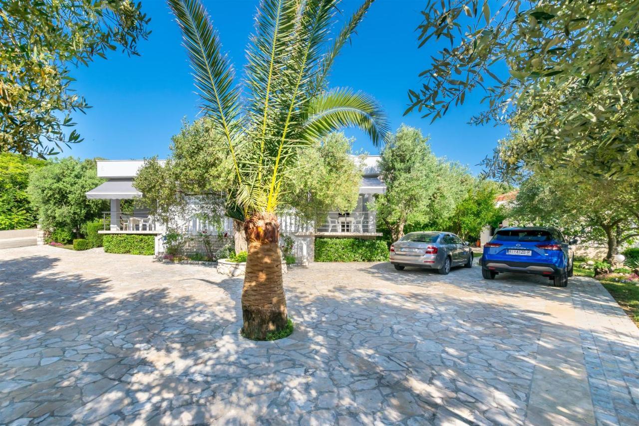 Apartments Anka Kampor Exterior photo
